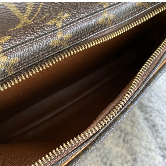 Louis Vuitton Side Bag - Picture 6 of 7